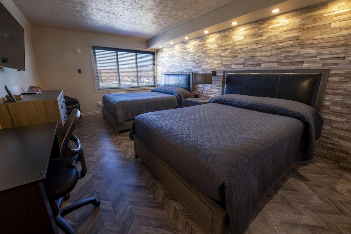 Travelodge By Wyndham Drummondville Dış mekan fotoğraf