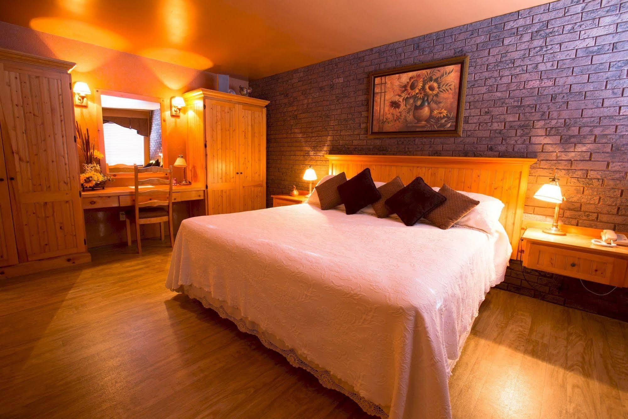 Travelodge By Wyndham Drummondville Dış mekan fotoğraf